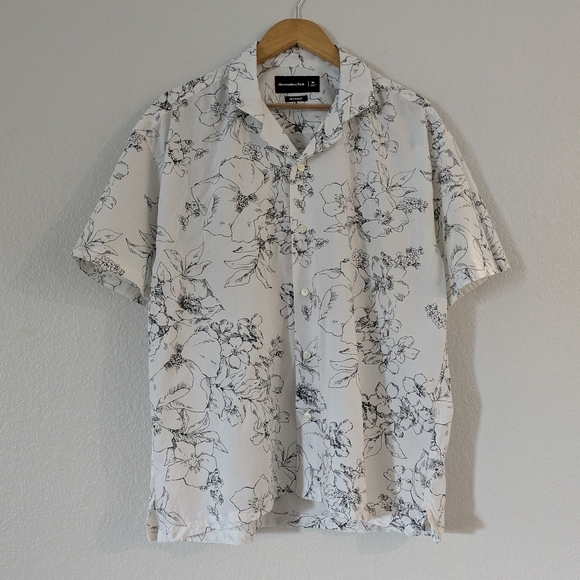 Abercrombie & Fitch Other - Abercrombie & Fitch White Floral Camp Collar Button Up Shirt